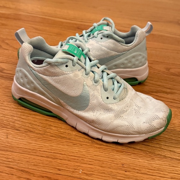 Nike Air Max Motion LW ENG Running Lace Sneaker Women's 6 Glacier Blue - Picture 2 of 12